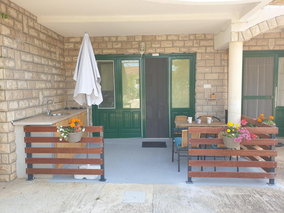 Apartments Marina Sveti Filip i Jakov Kamer foto