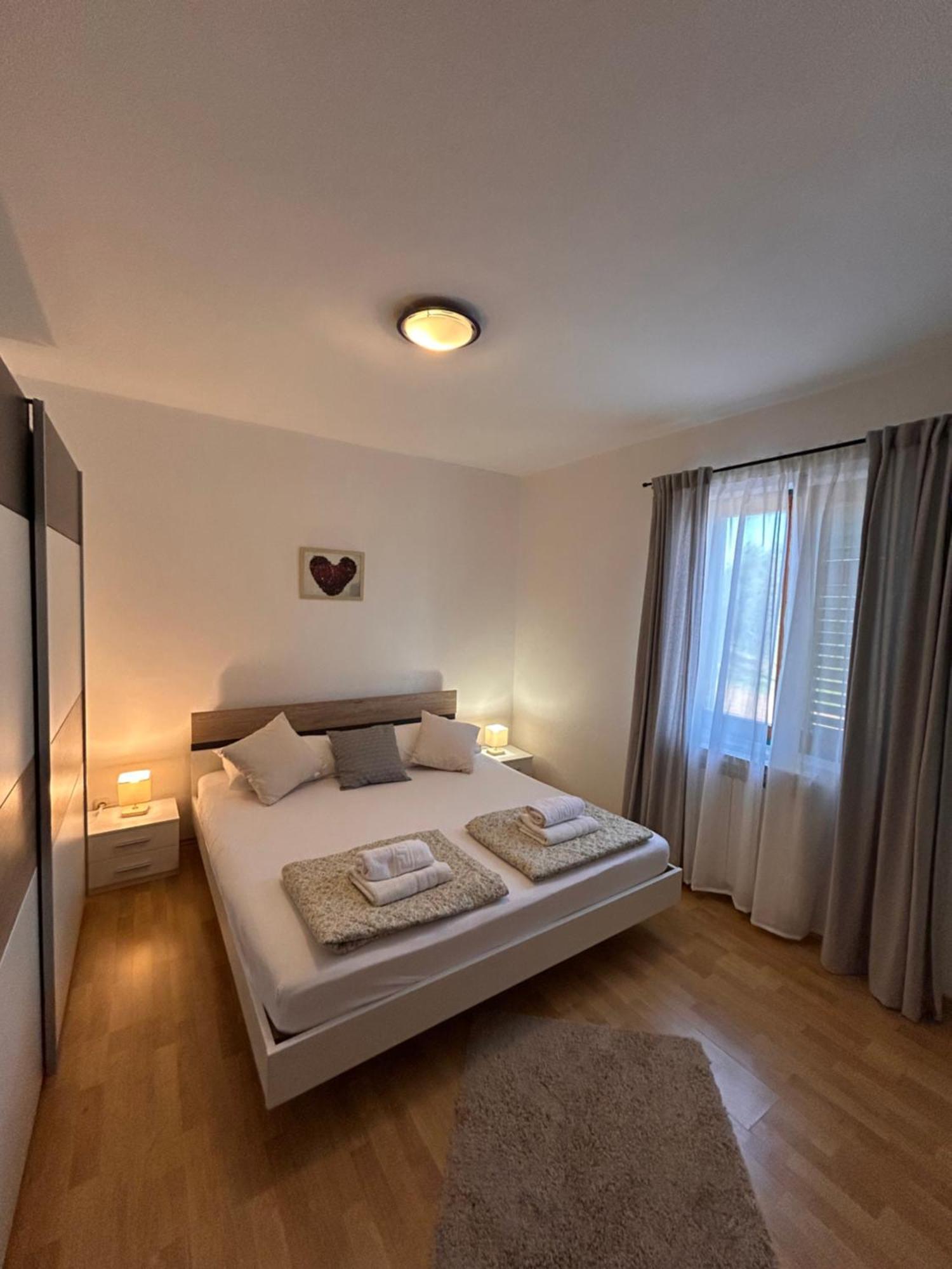 Apartments Marina Sveti Filip i Jakov Buitenkant foto